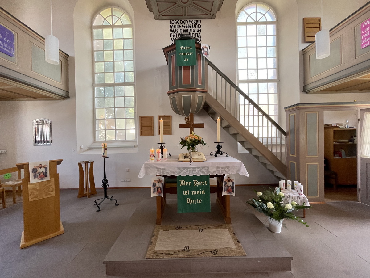 Altar in der evangelischen Kirche zu Kleinensee | Quelle: Guido Kamm